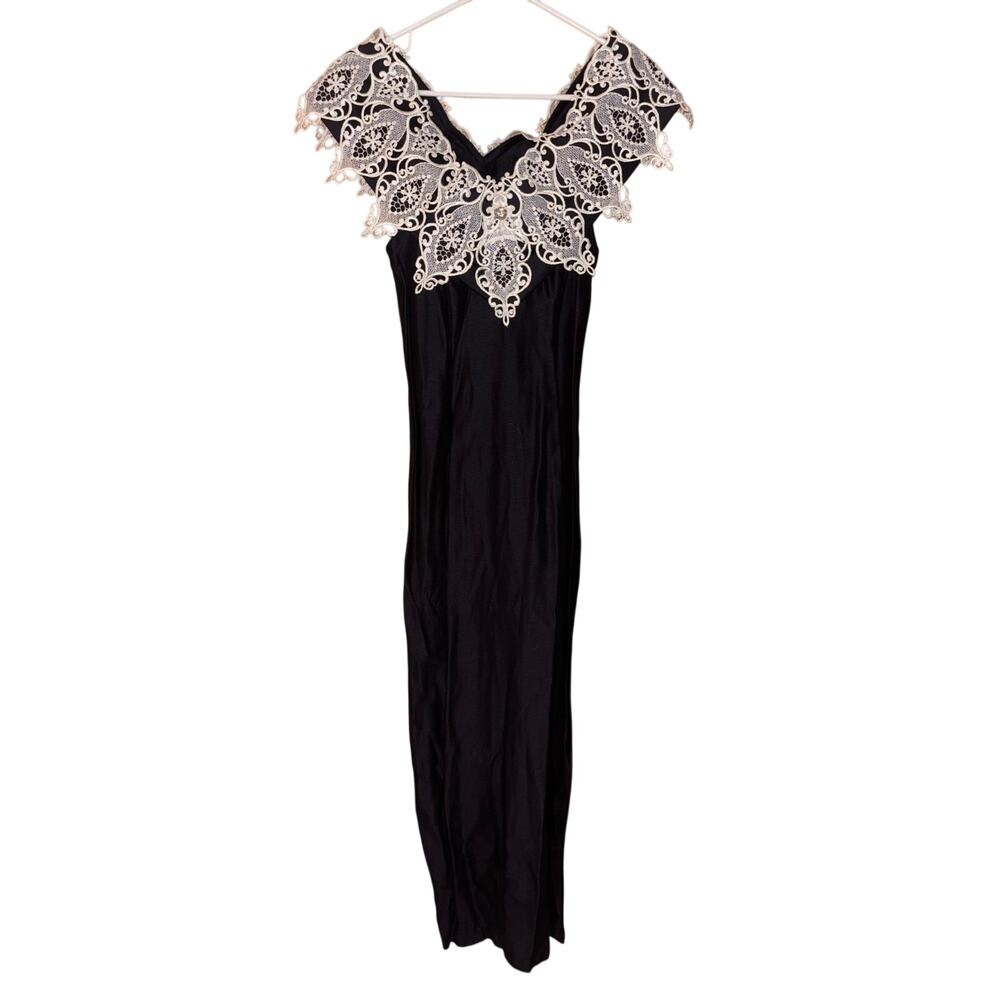 Jessica McClintock Gunne Sax black white lace off-shoulder long gown (size 9/10)